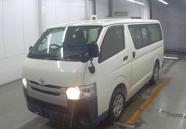 TOYOTA HIACE VAN