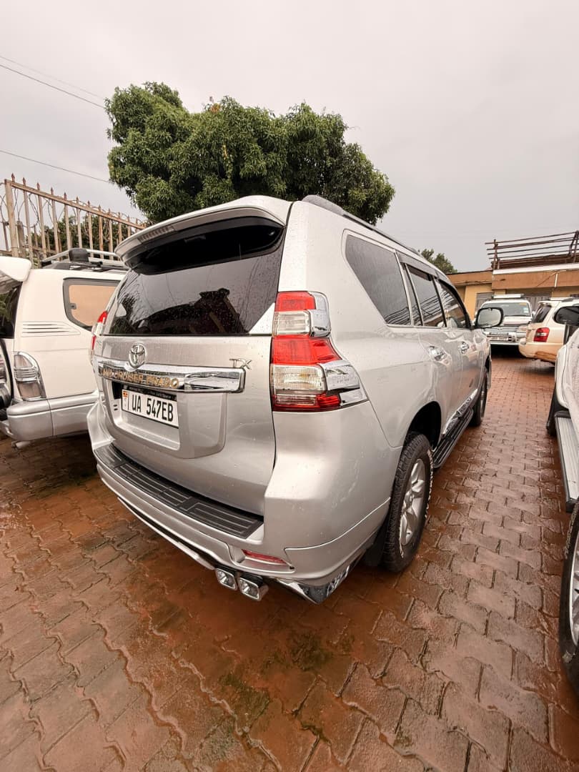 TOYOTA LANDCRUISER PRADO