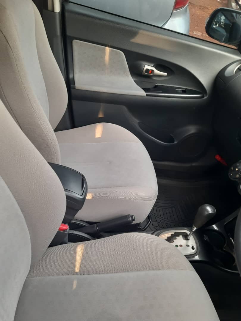 TOYOTA IST