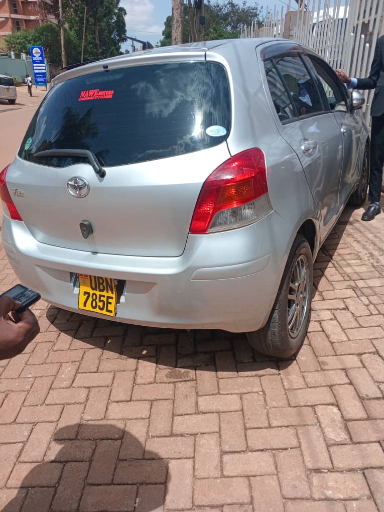 TOYOTA VITZ